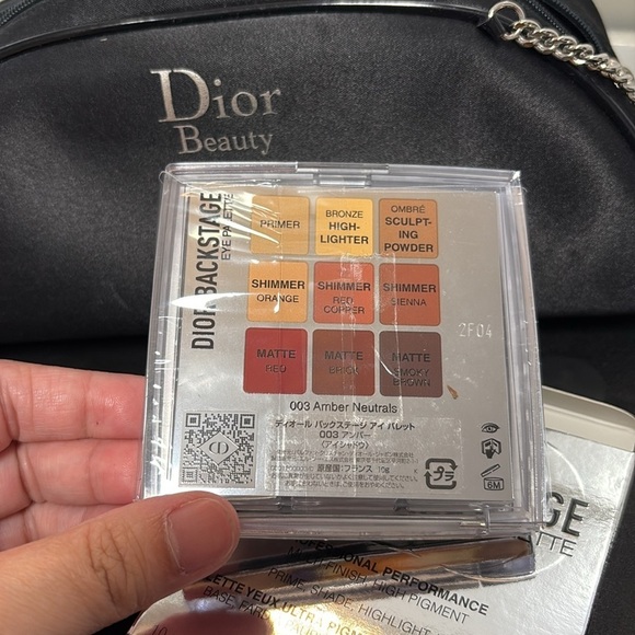 Dior Beauty Black Cosmetic Bag and Eye Palette - Picture 6 of 7